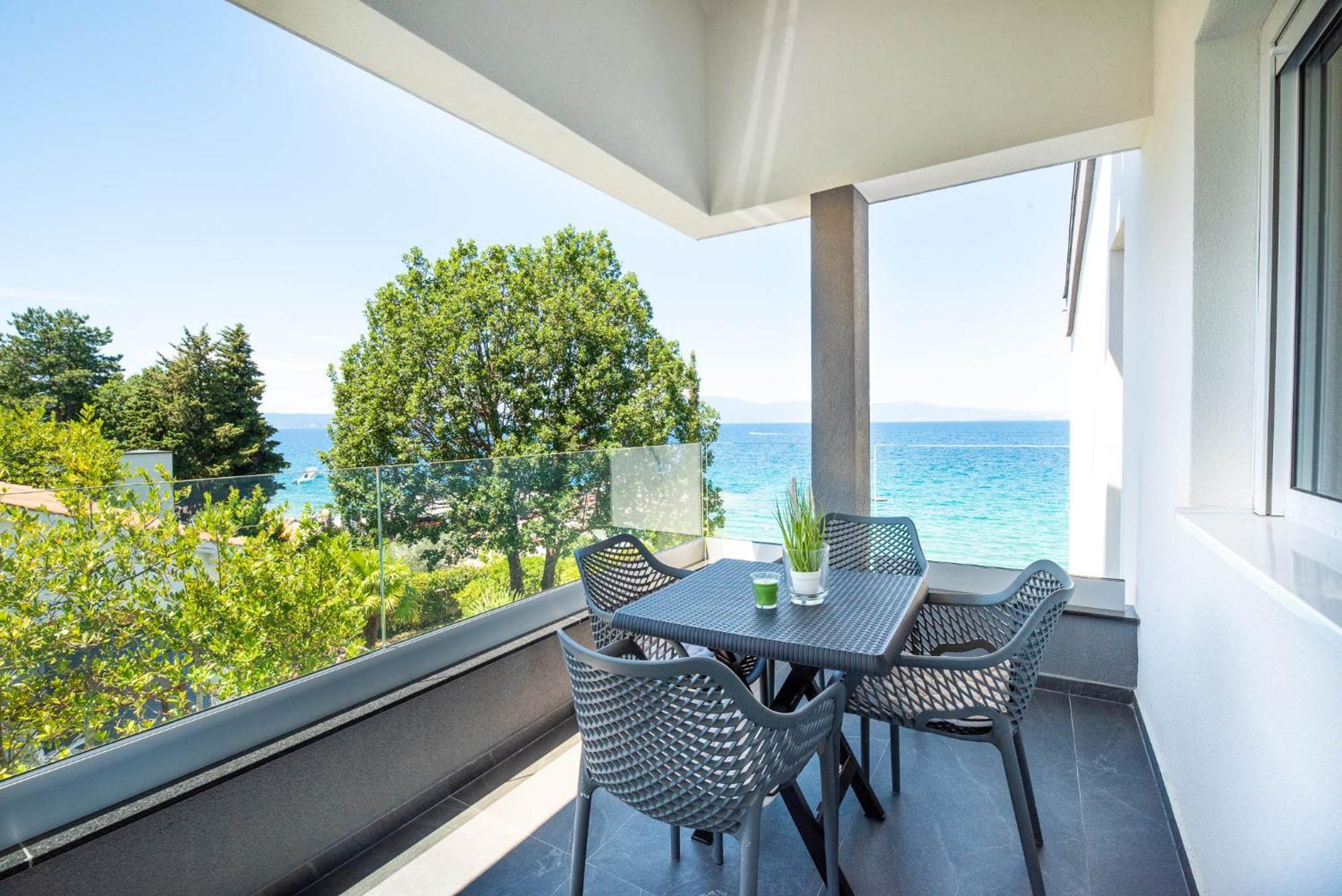 Sunset Sea Apartment *