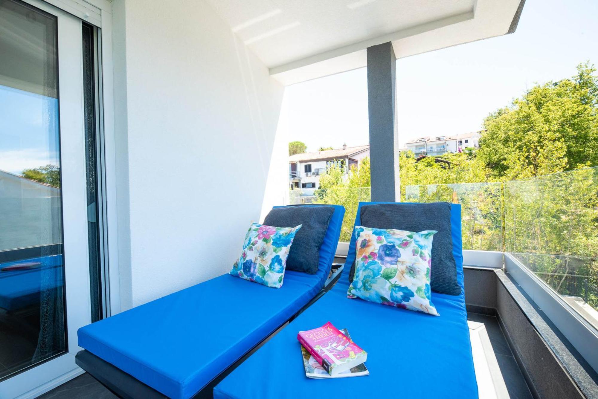 Sunset Sea Apartment